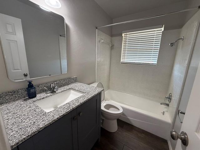 5813 NW 66th Street, Warr Acres, OK 73132
