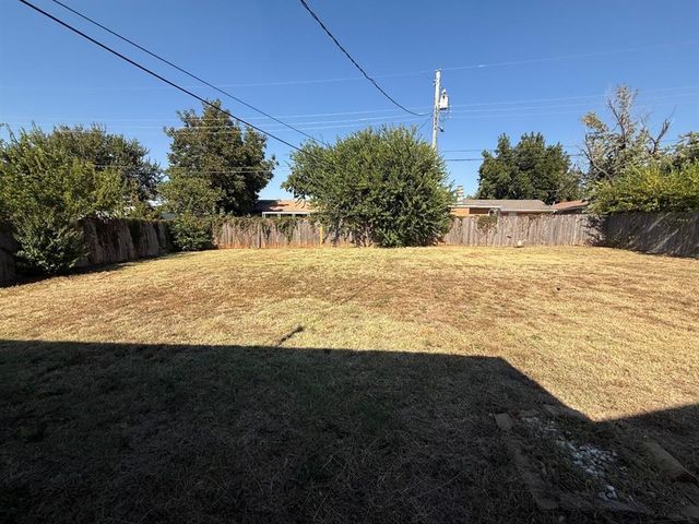 5813 NW 66th Street, Warr Acres, OK 73132