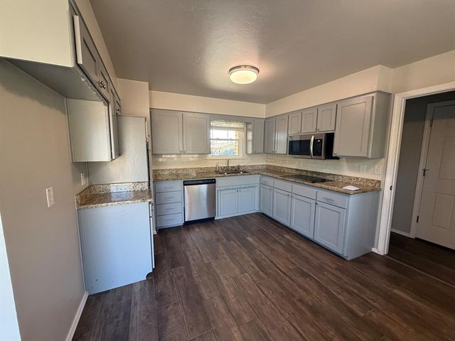 5813 NW 66th Street, Warr Acres, OK 73132