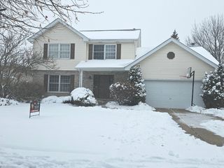 2011 MAPLEWOOD Circle, Naperville, IL 60540