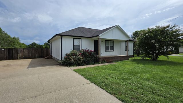 2312 Forrest Fields Dr, Chapel Hill, TN 37034