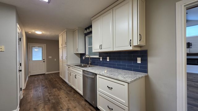 2312 Forrest Fields Dr, Chapel Hill, TN 37034