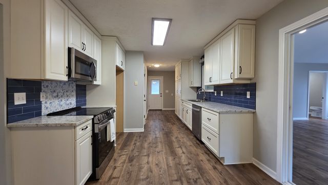 2312 Forrest Fields Dr, Chapel Hill, TN 37034