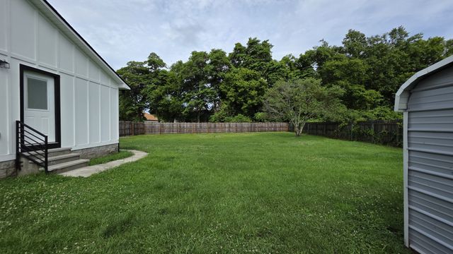 2312 Forrest Fields Dr, Chapel Hill, TN 37034