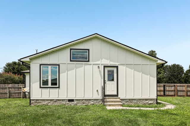 2312 Forrest Fields Dr, Chapel Hill, TN 37034