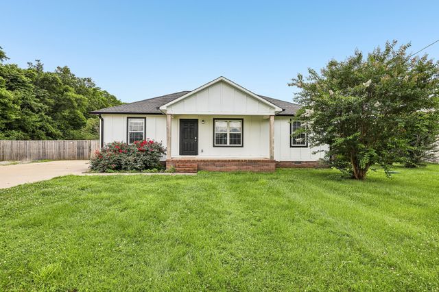 2312 Forrest Fields Dr, Chapel Hill, TN 37034