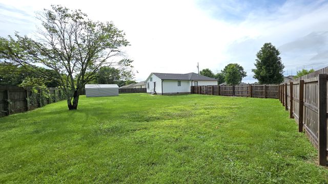 2312 Forrest Fields Dr, Chapel Hill, TN 37034