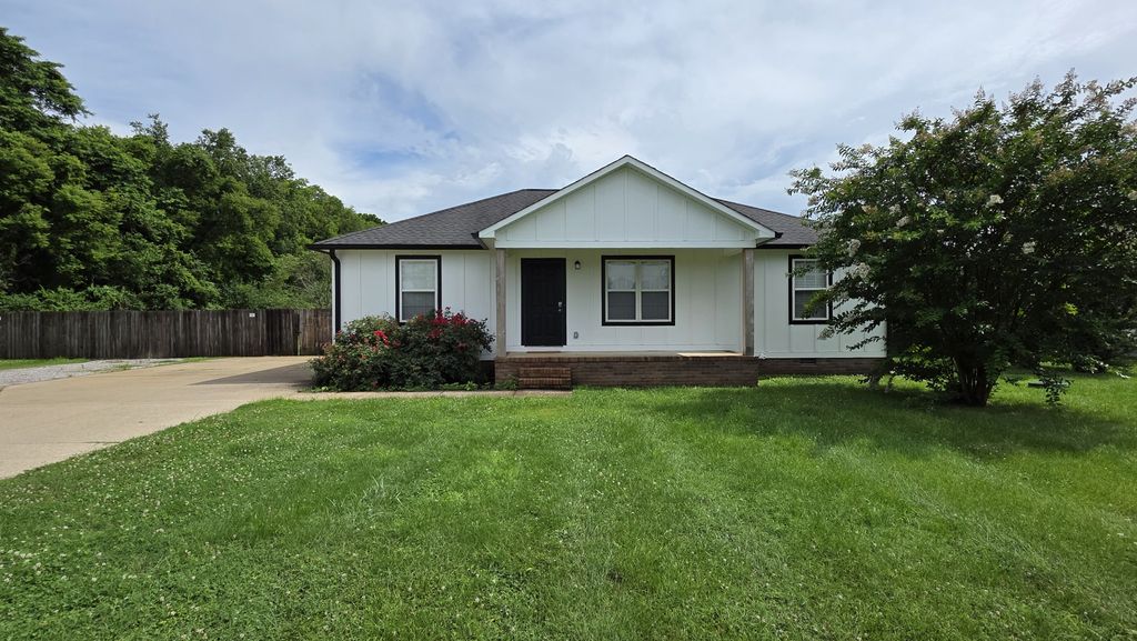 2312 Forrest Fields Dr, Chapel Hill, TN 37034
