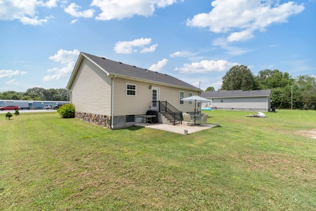1203 S Washington St, Tullahoma, TN 37388