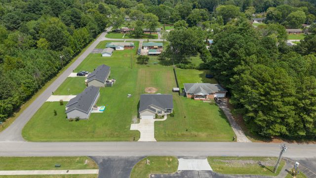 1203 S Washington St, Tullahoma, TN 37388