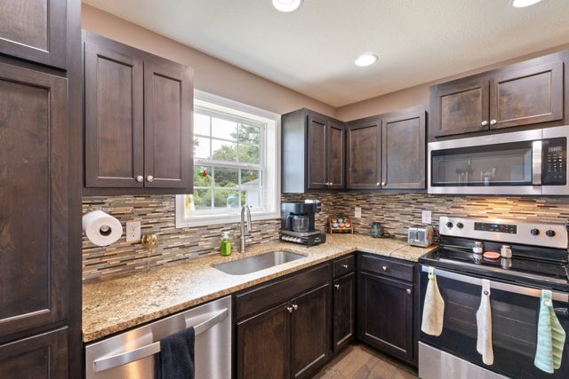 1203 S Washington St, Tullahoma, TN 37388