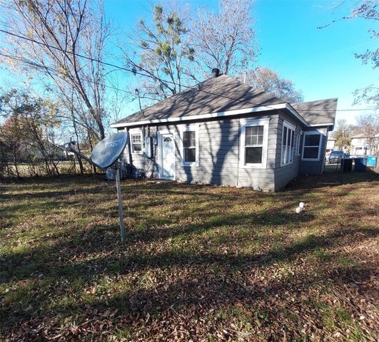 1222 W Morton Street, Denison, TX 75020