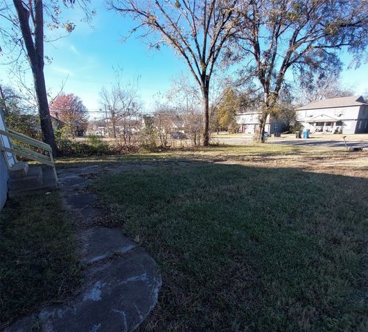 1222 W Morton Street, Denison, TX 75020