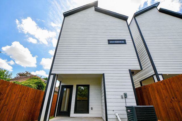 7020 Eastwood Street A, Houston, TX 77021