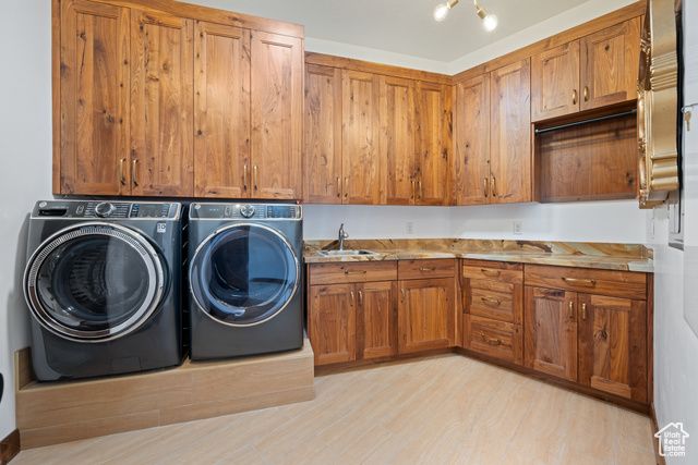 2082 W LONG SKY DR, St. George, UT 84770