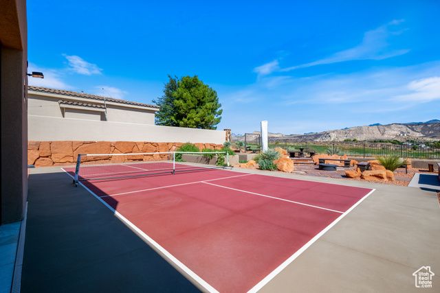 2082 W LONG SKY DR, St. George, UT 84770