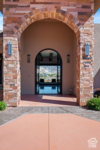 2082 W LONG SKY DR, St. George, UT 84770