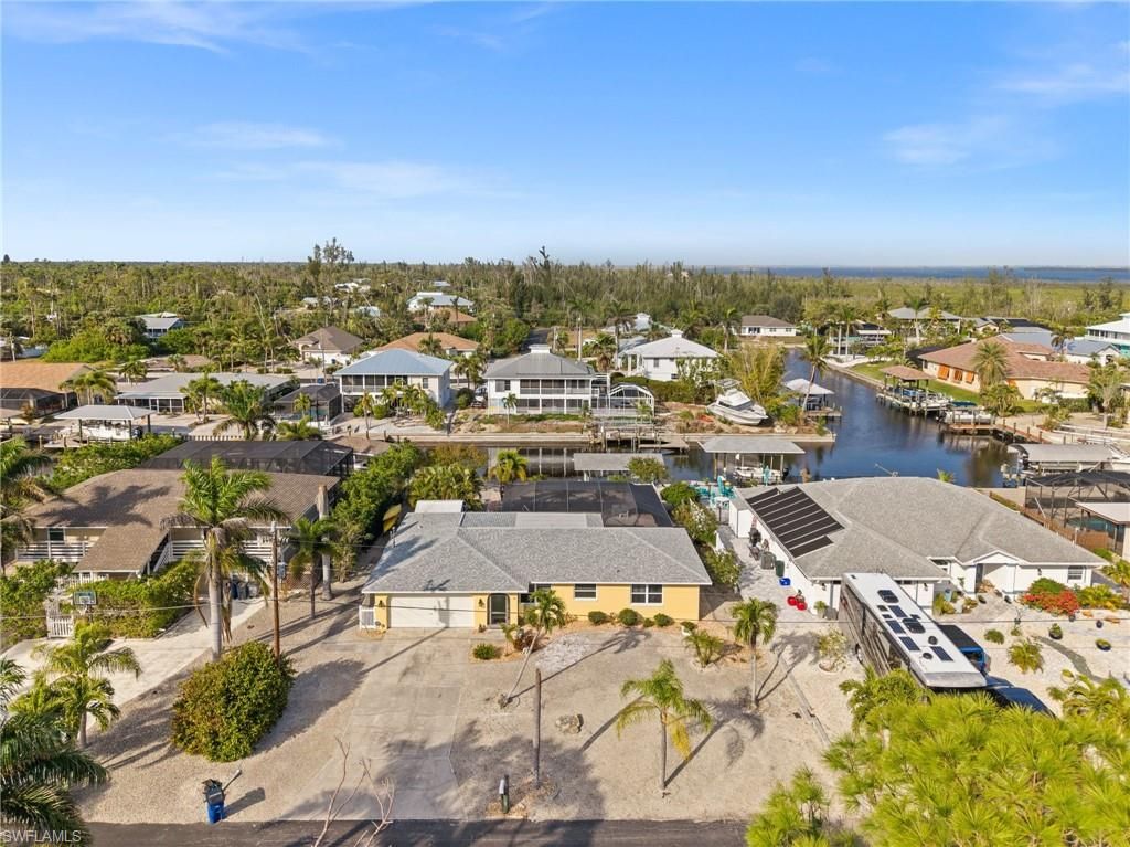 3462 Pinetree DR, ST. JAMES CITY, FL 33956 — exterior