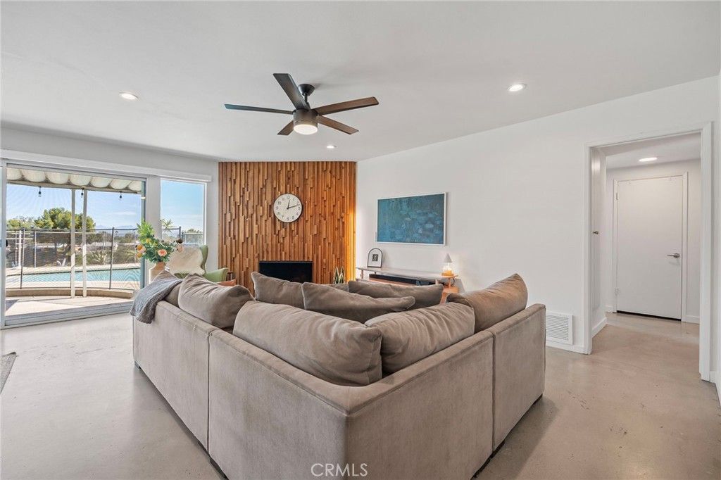 Image 10 of property listing at 7026 Middlesbury Ridge, West Hills, CA 91307