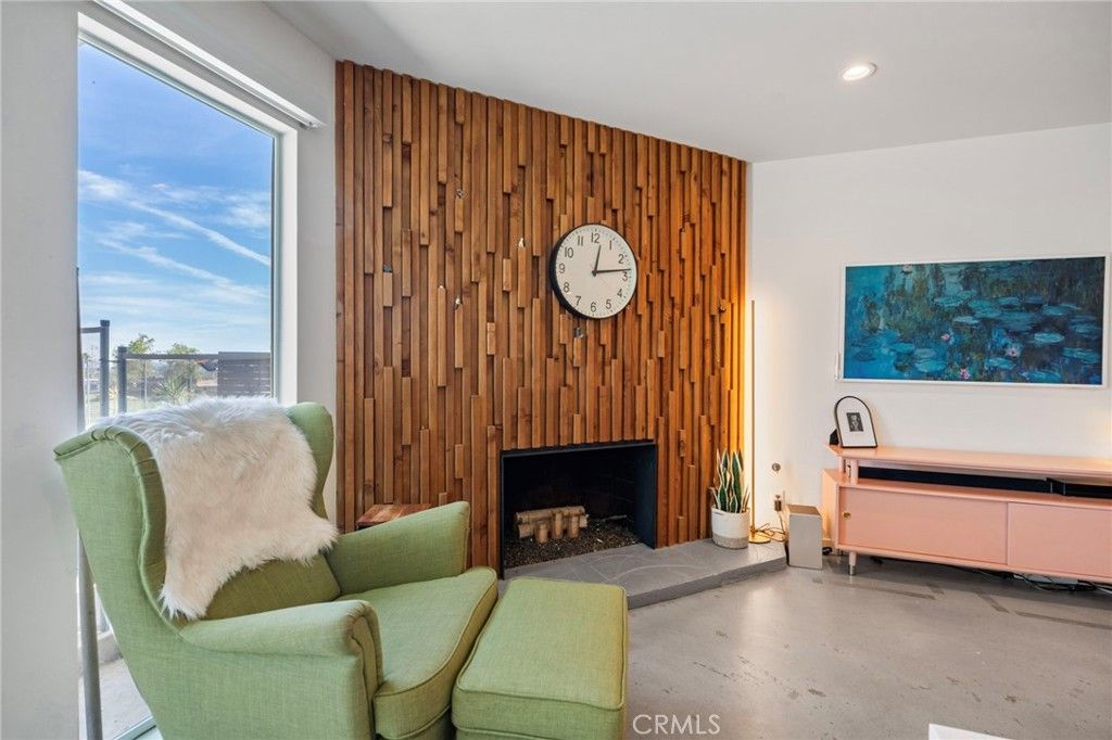 Image 13 of property listing at 7026 Middlesbury Ridge, West Hills, CA 91307