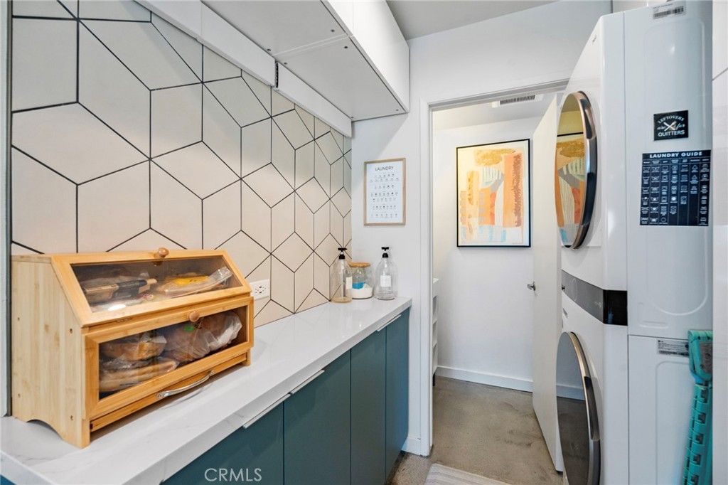 Image 23 of property listing at 7026 Middlesbury Ridge, West Hills, CA 91307