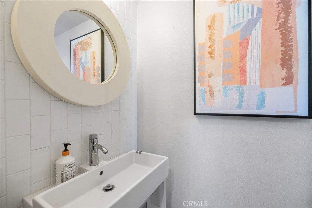 Image 24 of property listing at 7026 Middlesbury Ridge, West Hills, CA 91307