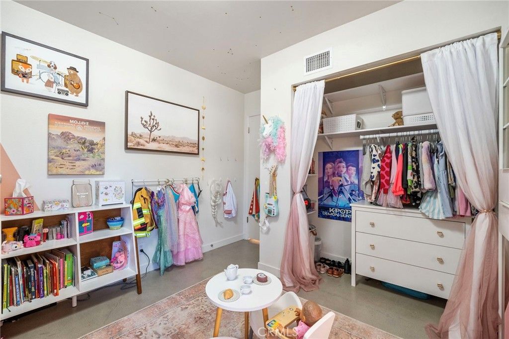 Image 33 of property listing at 7026 Middlesbury Ridge, West Hills, CA 91307