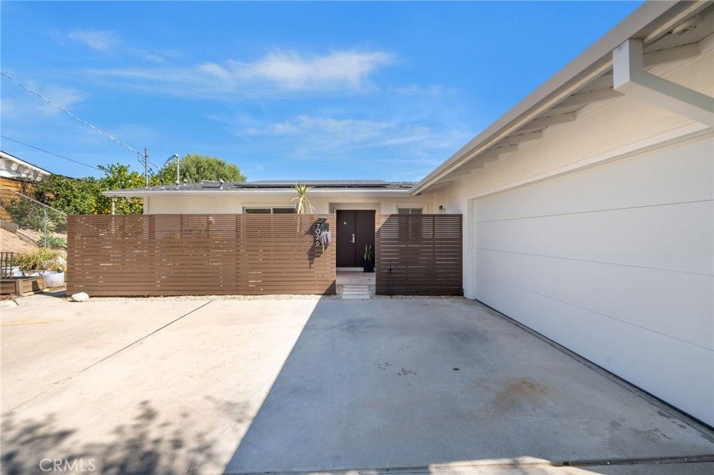 Image 7 of property listing at 7026 Middlesbury Ridge, West Hills, CA 91307