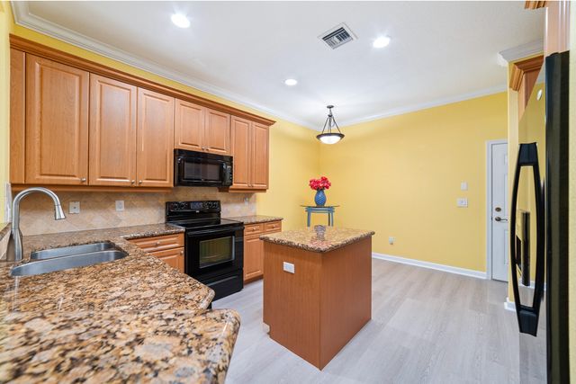 128 W Prive Circle, Delray Beach, FL 33445