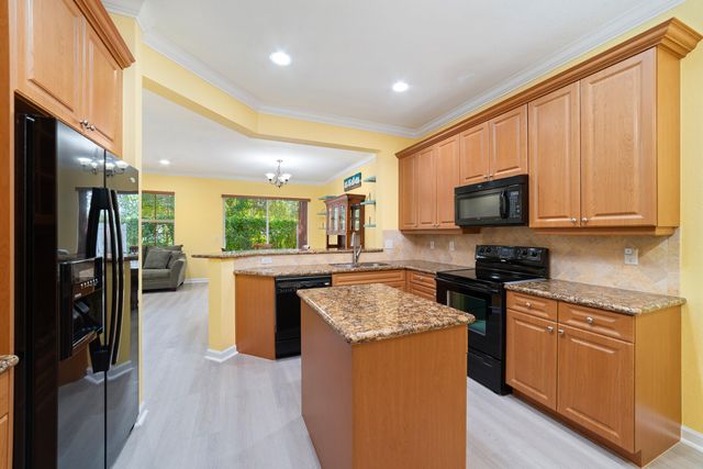 128 W Prive Circle, Delray Beach, FL 33445