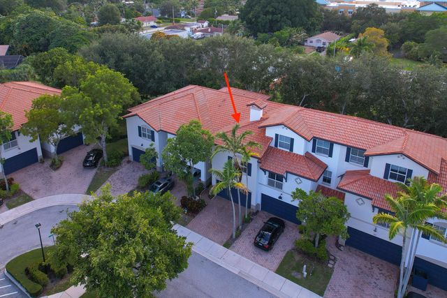 128 W Prive Circle, Delray Beach, FL 33445