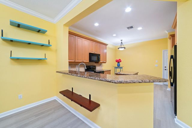 128 W Prive Circle, Delray Beach, FL 33445