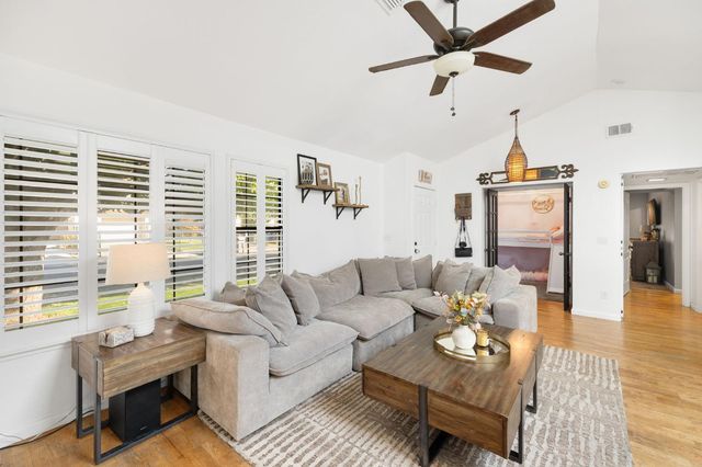 2178 Sandcastle Way, Sacramento, CA 95833