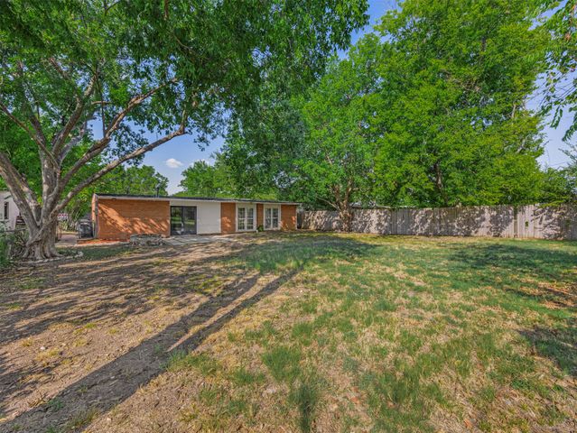 7842 E Latimer Place North, Tulsa, OK 74115