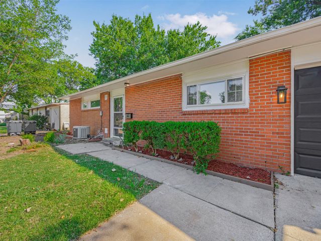 7842 E Latimer Place North, Tulsa, OK 74115