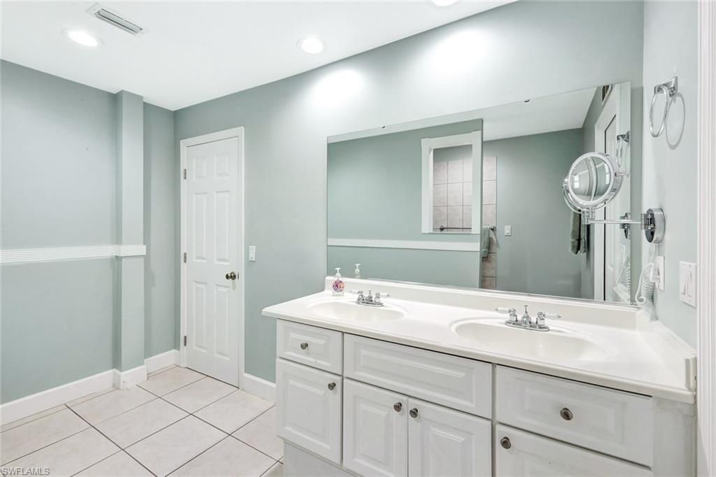 Image 19 of property listing at 5103 Pelican BLVD, Cape Coral, FL 33914