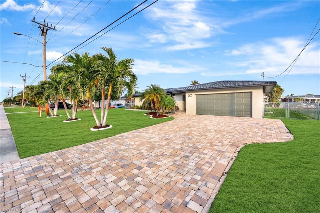 Image 8 of property listing at 5103 Pelican BLVD, Cape Coral, FL 33914