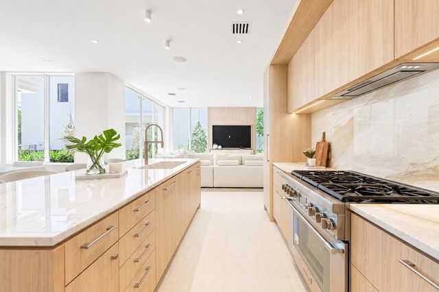 519 SE 4th Avenue, Delray Beach, FL 33483