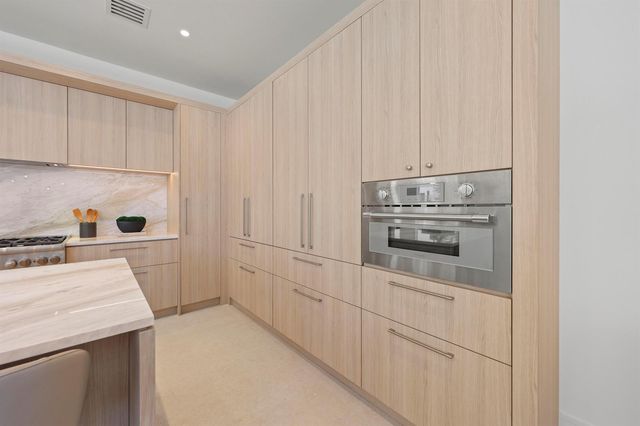519 SE 4th Avenue, Delray Beach, FL 33483