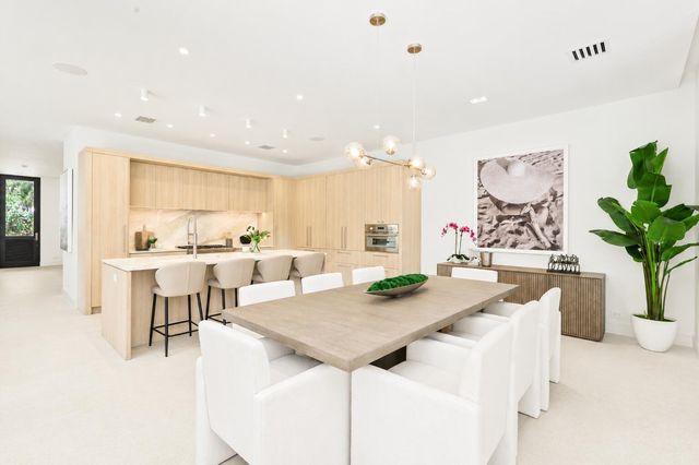 519 SE 4th Avenue, Delray Beach, FL 33483