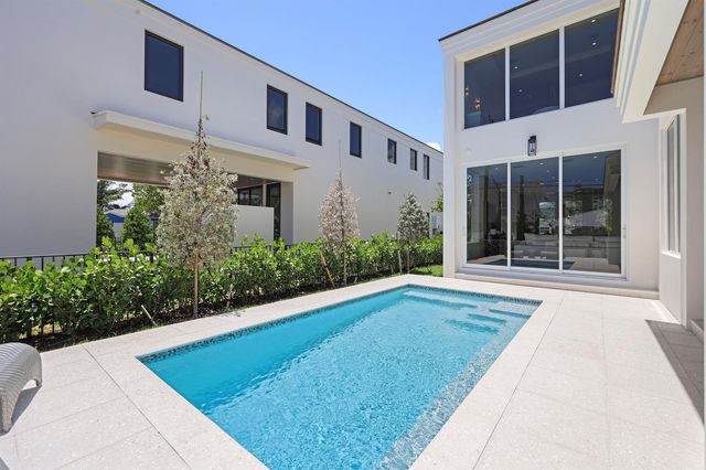 519 SE 4th Avenue, Delray Beach, FL 33483