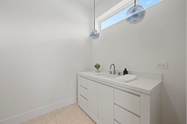 519 SE 4th Avenue, Delray Beach, FL 33483