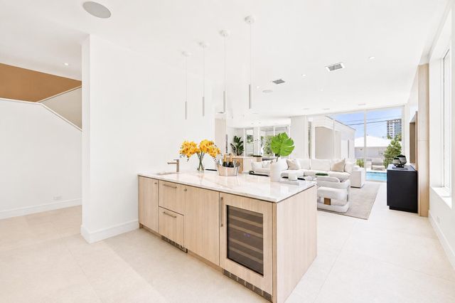519 SE 4th Avenue, Delray Beach, FL 33483