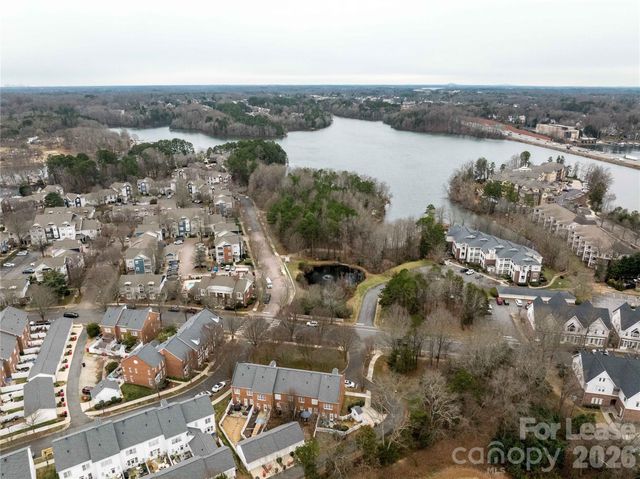 108 Southsquare Row, Davidson, NC 28036