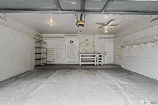 9487 Marina Drive, White Lake, MI 48386