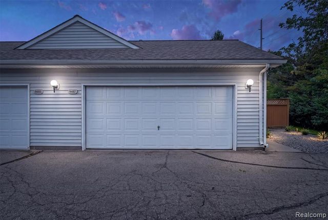 9487 Marina Drive, White Lake, MI 48386