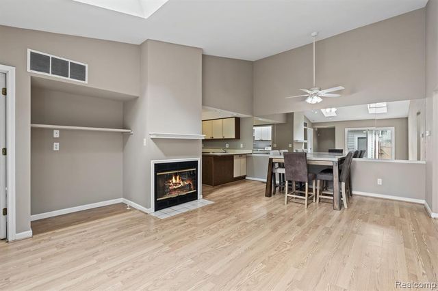 9487 Marina Drive, White Lake, MI 48386