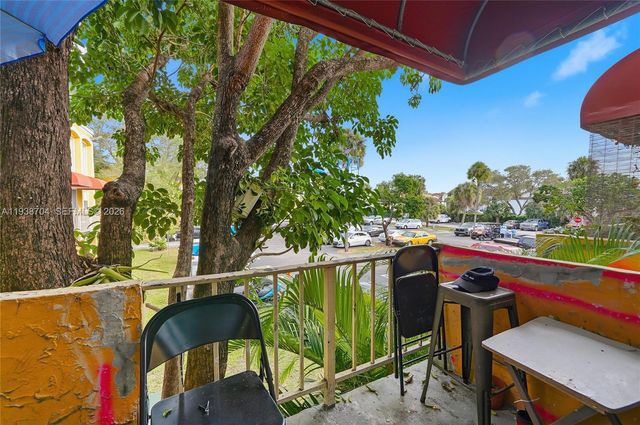 17901 NW 68th Ave R206, Hialeah, FL 33015