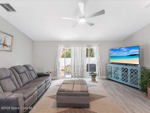 587 Plumbago Road NW, Palm Bay, FL 32907