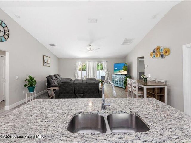 587 Plumbago Road NW, Palm Bay, FL 32907